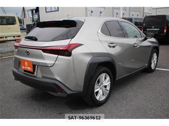 Lexus UX 2023-07 8743541-12
