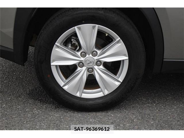 Lexus UX 2023-07 8743541-15