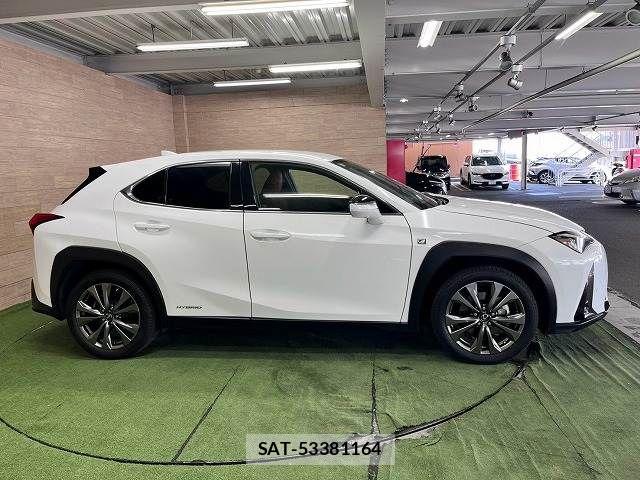 Lexus UX 2019-10 8796525-17