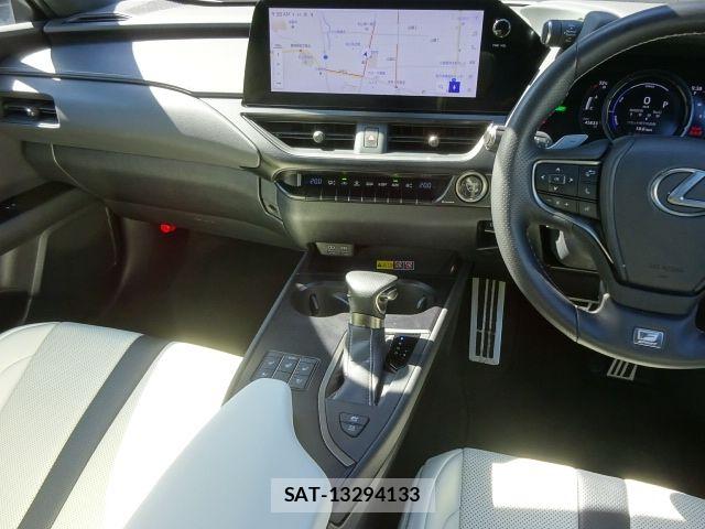 Lexus UX 2023-06 8796521-17