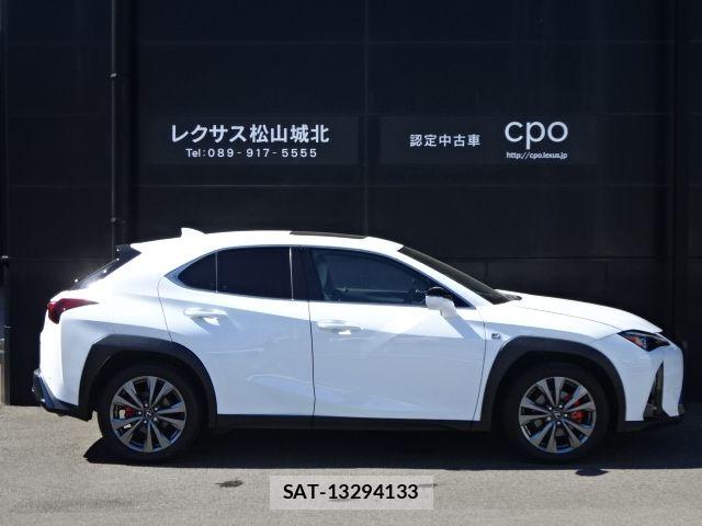 Lexus UX 2023-06 8796521-6