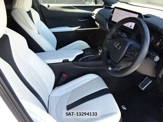 Lexus UX 2023-06 8796521-8