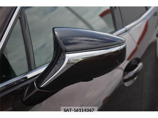 Lexus UX 2020-11 8796527-28