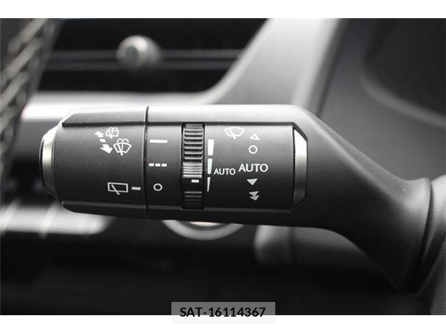 Lexus UX 2020-11 8796527-3
