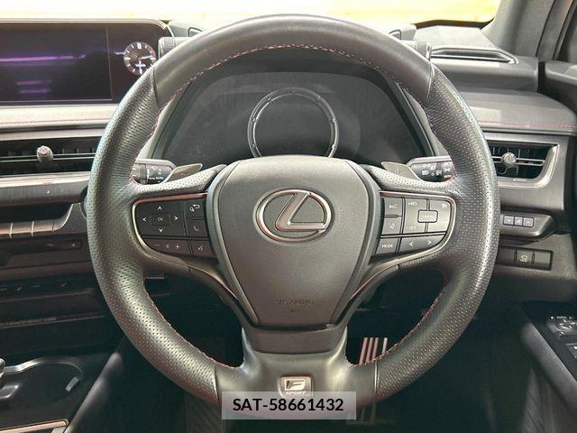 Lexus UX 2019-03 8796522-10