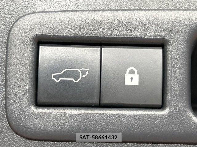 Lexus UX 2019-03 8796522-6