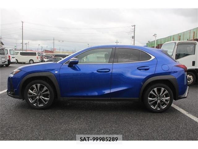 Lexus UX 2023-10 8796523-10