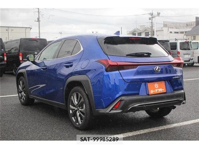 Lexus UX 2023-10 8796523-11