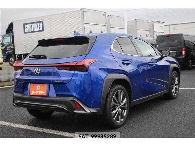 Lexus UX 2023-10 8796523-13