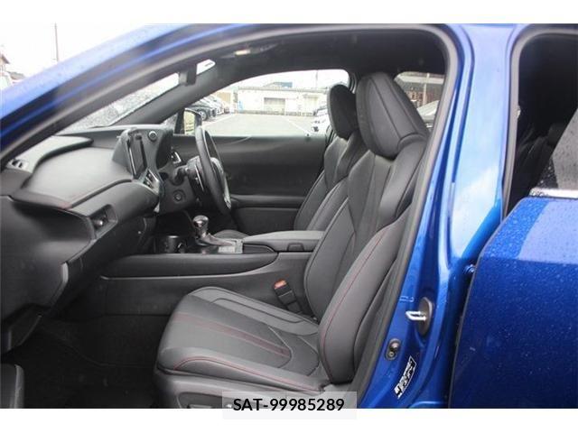Lexus UX 2023-10 8796523-24
