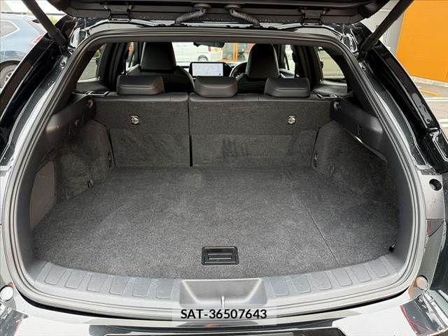 Lexus UX 2023-09 8830040-18