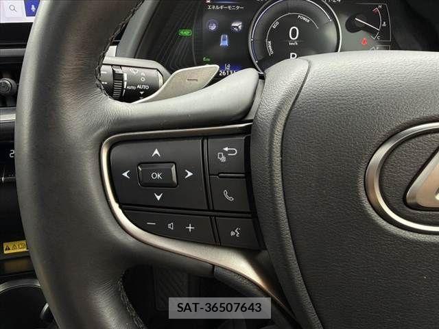 Lexus UX 2023-09 8830040-22
