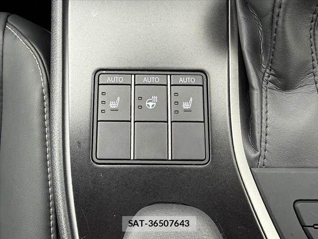 Lexus UX 2023-09 8830040-28