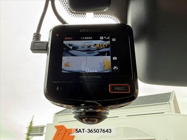 Lexus UX 2023-09 8830040-5