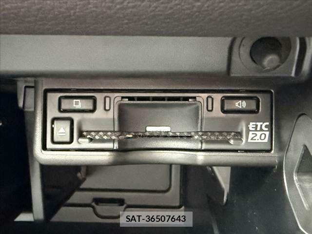 Lexus UX 2023-09 8830040-6