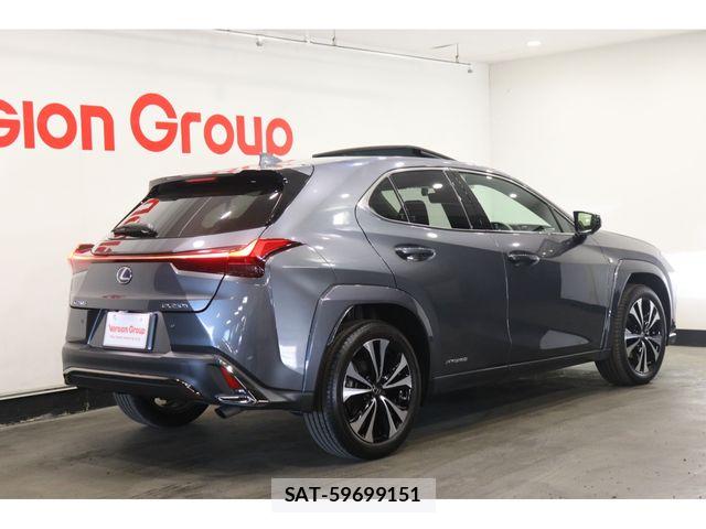 Lexus UX 2021-12 8830039-1