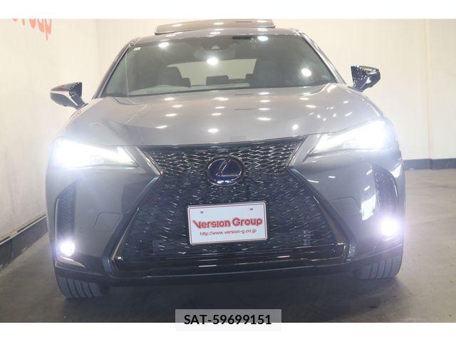 Lexus UX 2021-12 8830039-3
