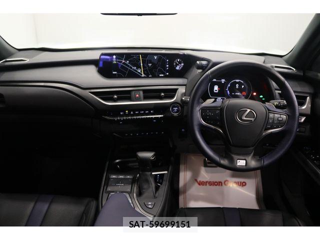 Lexus UX 2021-12 8830039-4