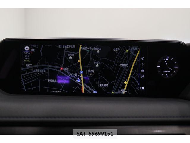Lexus UX 2021-12 8830039-5