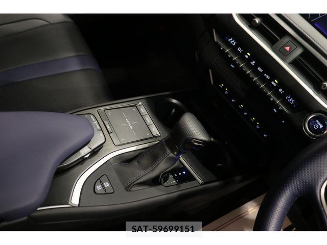 Lexus UX 2021-12 8830039-7