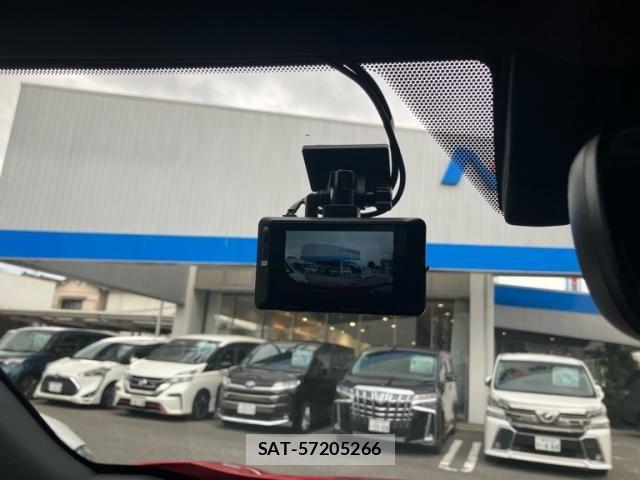 Lexus UX 2021-11 8830048-21