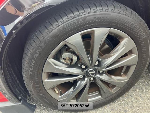 Lexus UX 2021-11 8830048-2