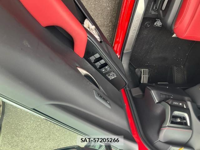 Lexus UX 2021-11 8830048-8