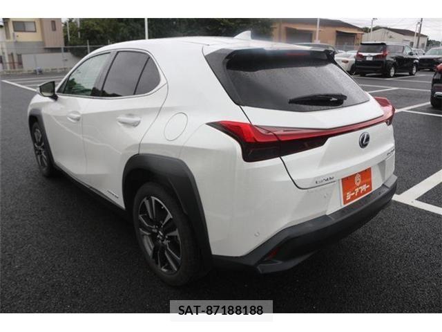 Lexus UX 2019-09 8830049-10