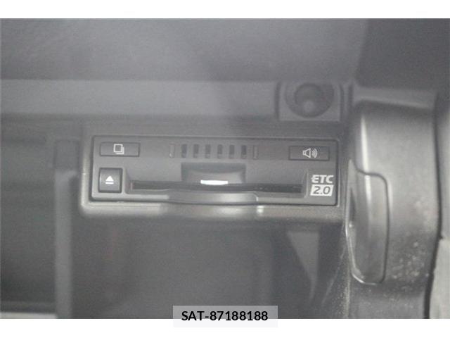 Lexus UX 2019-09 8830049-1