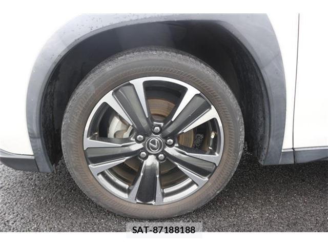 Lexus UX 2019-09 8830049-21