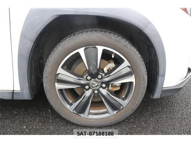 Lexus UX 2019-09 8830049-24