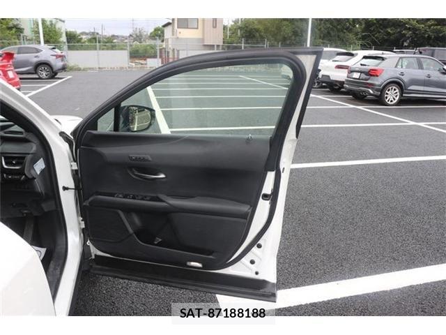 Lexus UX 2019-09 8830049-29