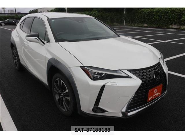 Lexus UX 2019-09 8830049-6