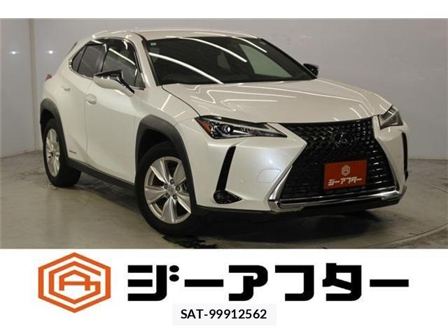 Lexus UX 2019-06 8830047-0