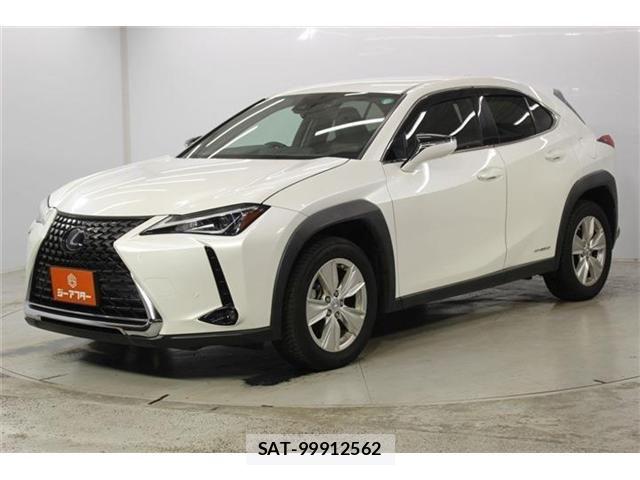 Lexus UX 2019-06 8830047-8