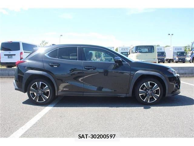 Lexus UX 2019-10 8849621-16