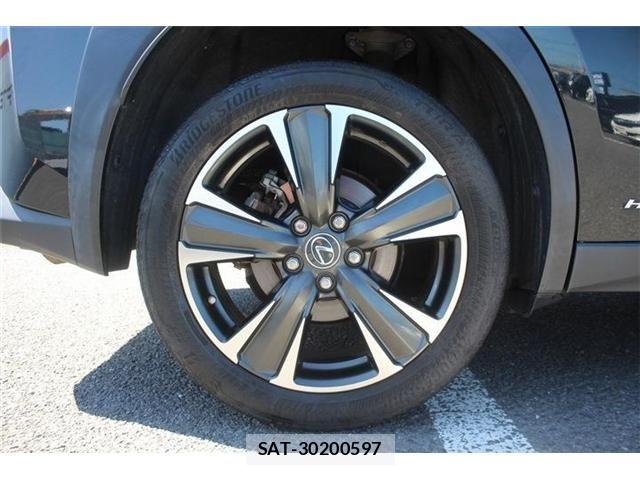 Lexus UX 2019-10 8849621-20