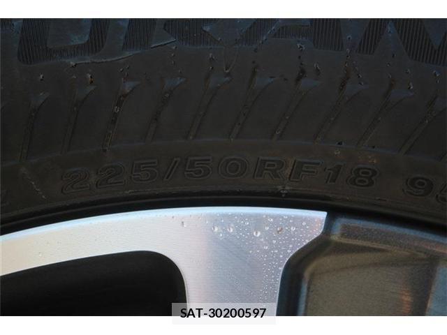 Lexus UX 2019-10 8849621-22