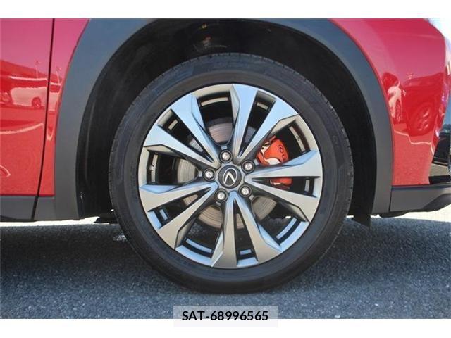 Lexus UX 2023-08 8848946-10