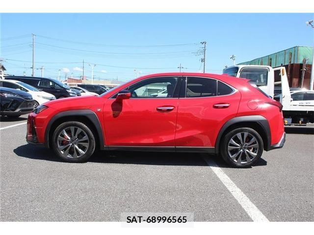 Lexus UX 2023-08 8848946-7