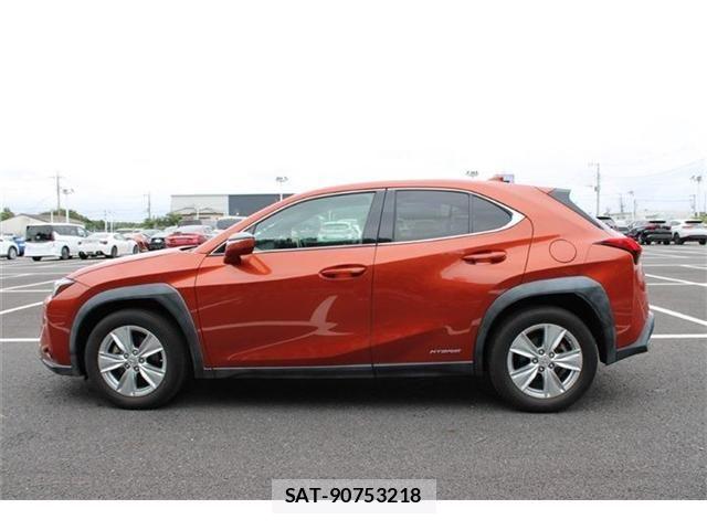 Lexus UX 2018-11 8880577-10