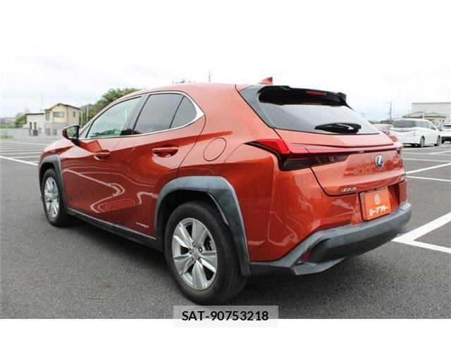 Lexus UX 2018-11 8880577-11