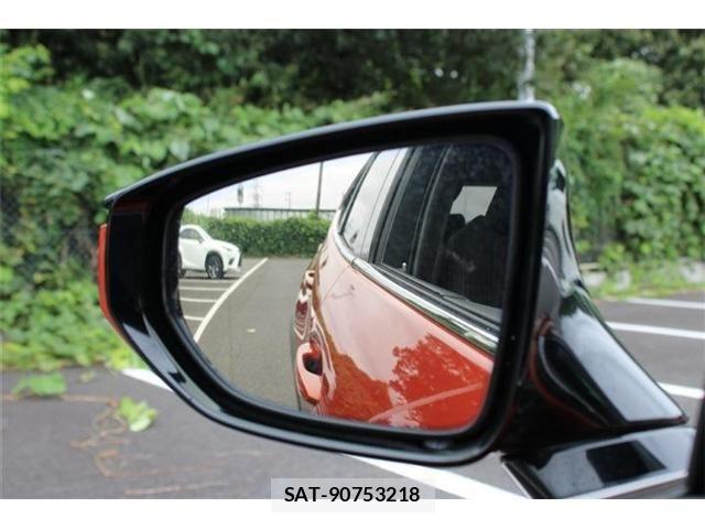 Lexus UX 2018-11 8880577-21