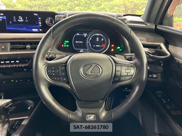 Lexus UX 2019-01 8880572-10