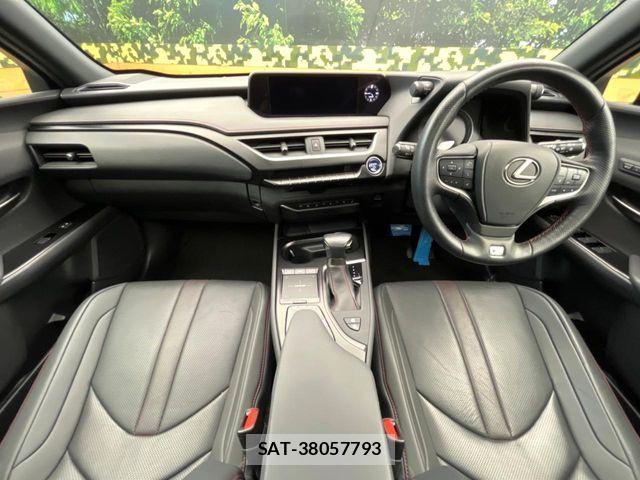 Lexus UX 2021-09 8880575-1