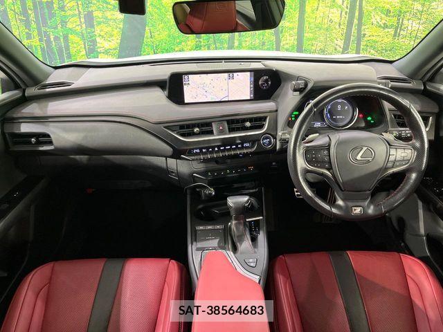 Lexus UX 2020-04 8883865-4