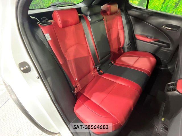 Lexus UX 2020-04 8883865-8