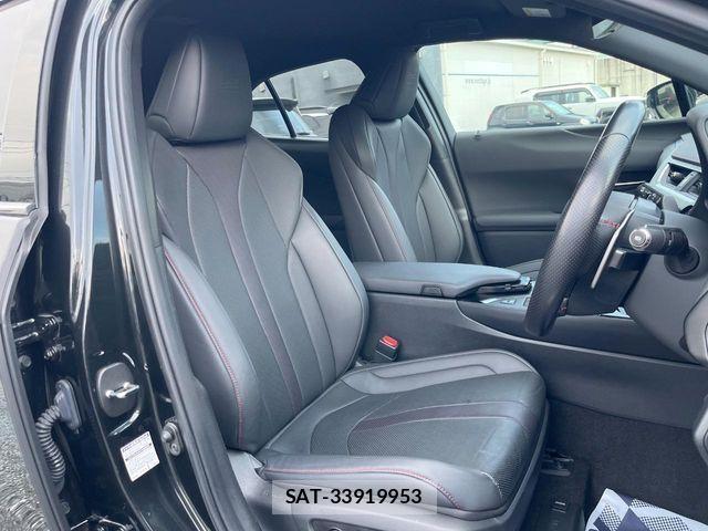 Lexus UX 2021-08 8883864-8