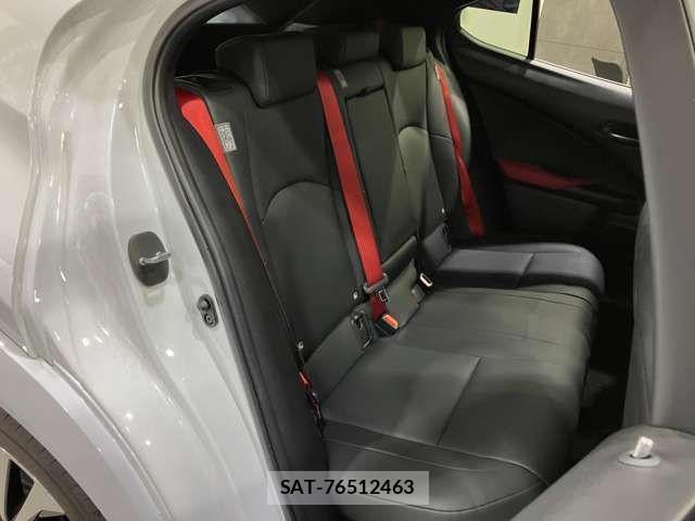 Lexus UX 2023-05 2116341-6