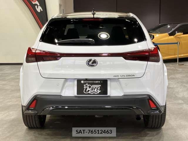 Lexus UX 2023-05 2116341-8